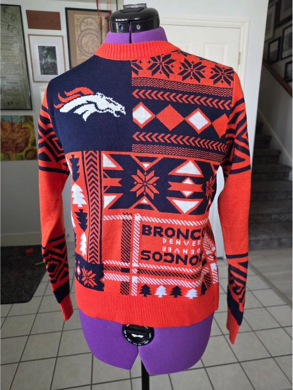 Youth NFL team apparel size Medium (10-12) Broncos Christmas sweater